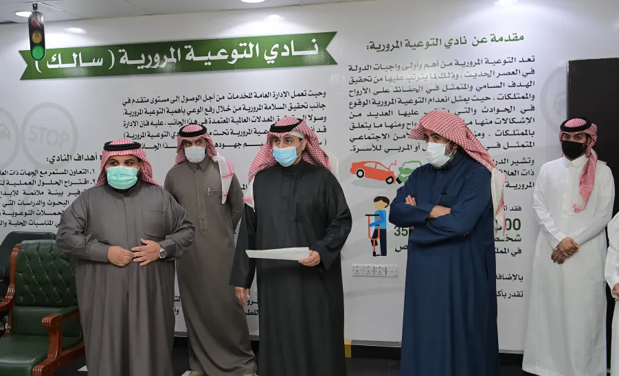رئيس الجامعة يقوم بزيارة تفقدية للإدارة العامة للخدمات - جامعة المجمعة 