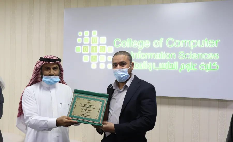 Excellent faculty members and staff in teaching and research honored by CCSI - 2