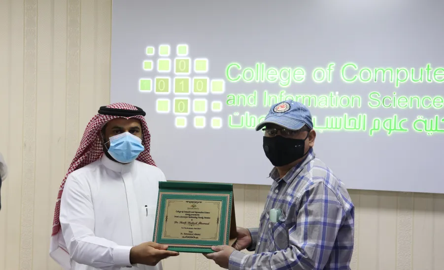 Excellent faculty members and staff in teaching and research honored by CCSI - 5