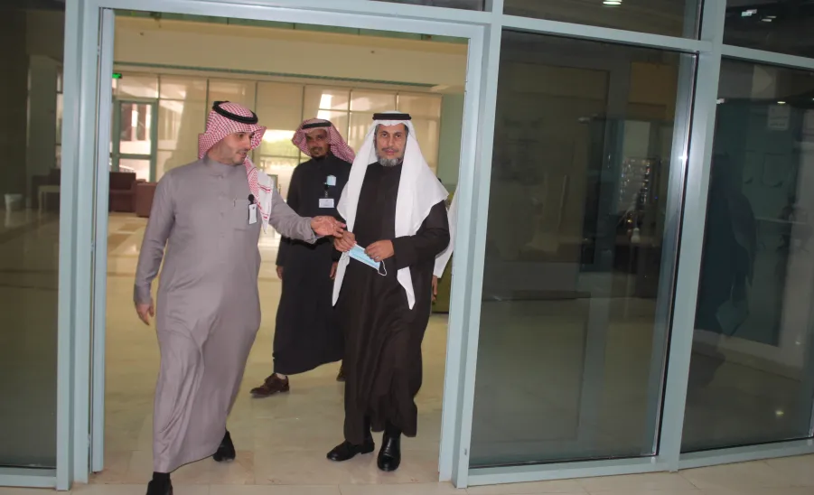 Vice-rector for educational affairs visits Common First Year - تفقد الاختبارات