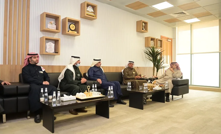 A TOUR OF INSPECTION BY MU RECTOR TO GENERAL ADMINISTRATION OF ADMINISTRATIVE AND FINANCIAL AFFAIRS  - جامعة المجمعة 