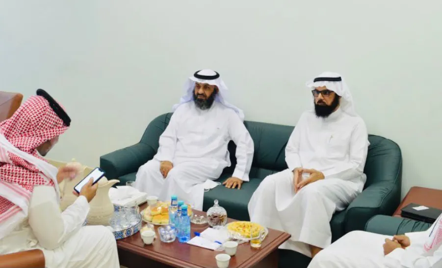 Supervisor of the Center for Employment and Alumni Affairs meets the Dean of the College of Technology and CEO of SAC International Company
 -  اجتماعات مركز الخريجين 3 شركة ساك