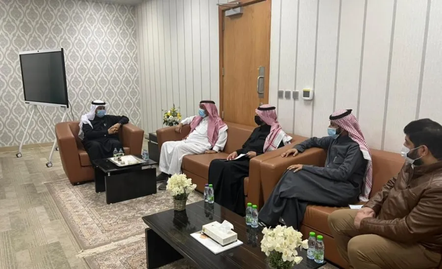 وكيل الجامعة للدراسات العليا والبحث العلمي يستقبل وفداً من الغرفة التجارية بالمجمعة - جامعة المجمعة 