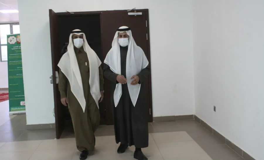 Vice-Rector for Educational Affairs' tour of inspection to College of Engineering  -  وكيل الجامعة للشؤون التعليمية يتفقد سير الاختبارات النهائية بكلية الهندسة