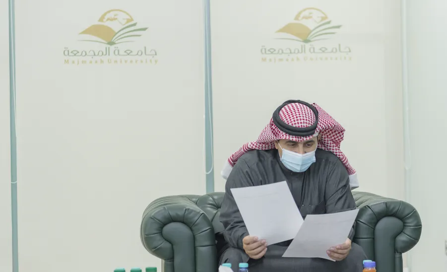 A TOUR OF INSPECTION BY MU RECTOR TO DEANSHIP OF ADMISSION AND REGISTRATION  - جامعة المجمعة 