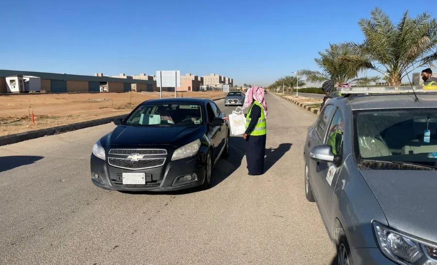 TRAFFIC SAFETY CENTER CONDUCTS LAUNCHES A FIELD CAMPAIGN TO RAISE AWARENESS ABOUT SEAT BELT  - جامعة المجمعة 