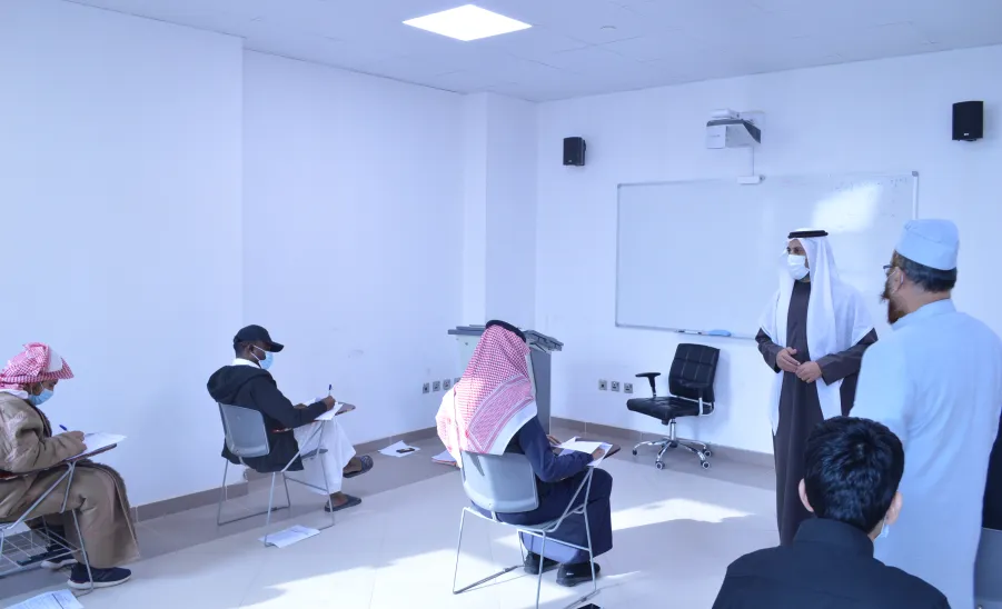 Vice-Rector for Educational Affairs' tour of inspection to several colleges  -  زيارة كلية الهندسة