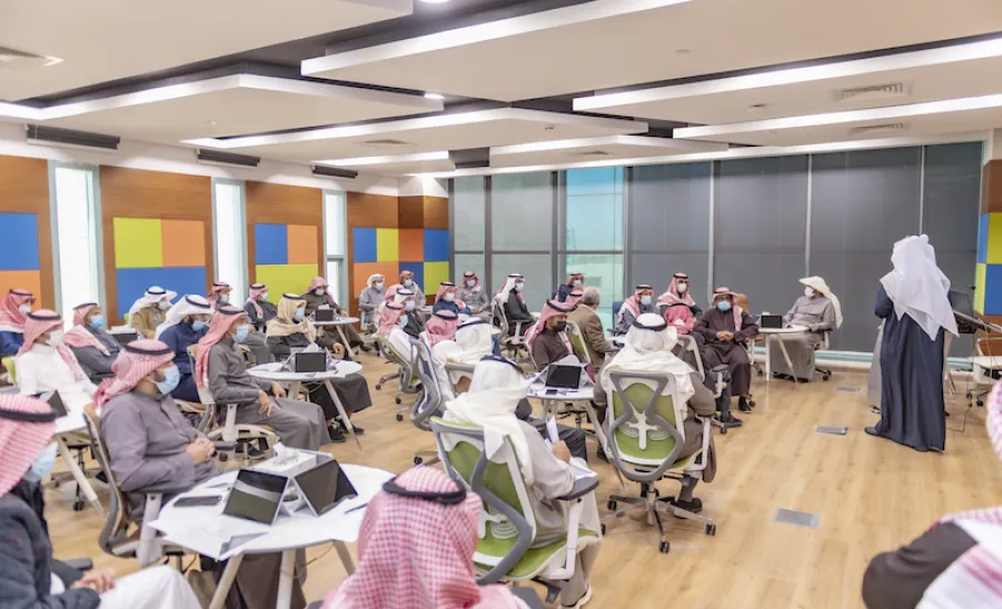 الإدارة العامة للتطوير التنظيمي تعقد ورشة عمل للتعريف بالنموذج الاسترشادي للأدلة الإجرائية - جامعة المجمعة 