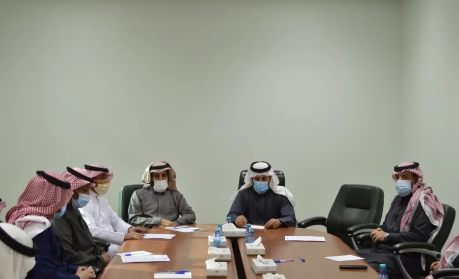 Vice-Rector for Educational Affairs discusses e-learning procedures 
 -  اجتماع وكيل الجامعة للشؤون التعليمية مع رؤساء الأقسام الأكاديمية