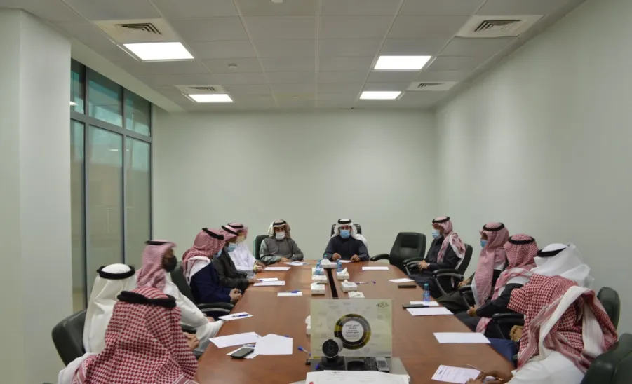 Vice-Rector for Educational Affairs discusses e-learning procedures 
 -  اجتماع وكيل الجامعة للشؤون التعليمية مع رؤساء الأقسام الأكاديمية