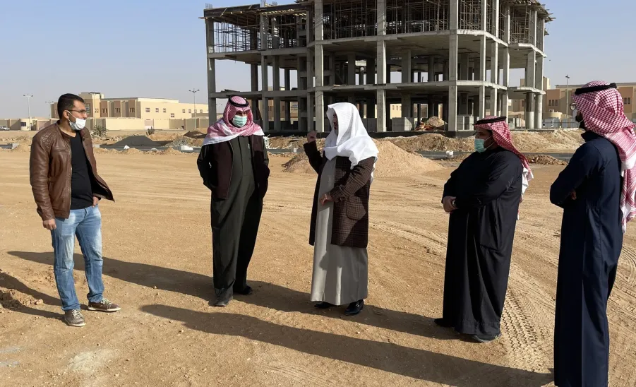 Vice-Rector inspects the progress of GAS's new building  -  وكيل الجامعة يتفقد مراحل العمل في مشروع مبنى الإدارة العامة للخدمات