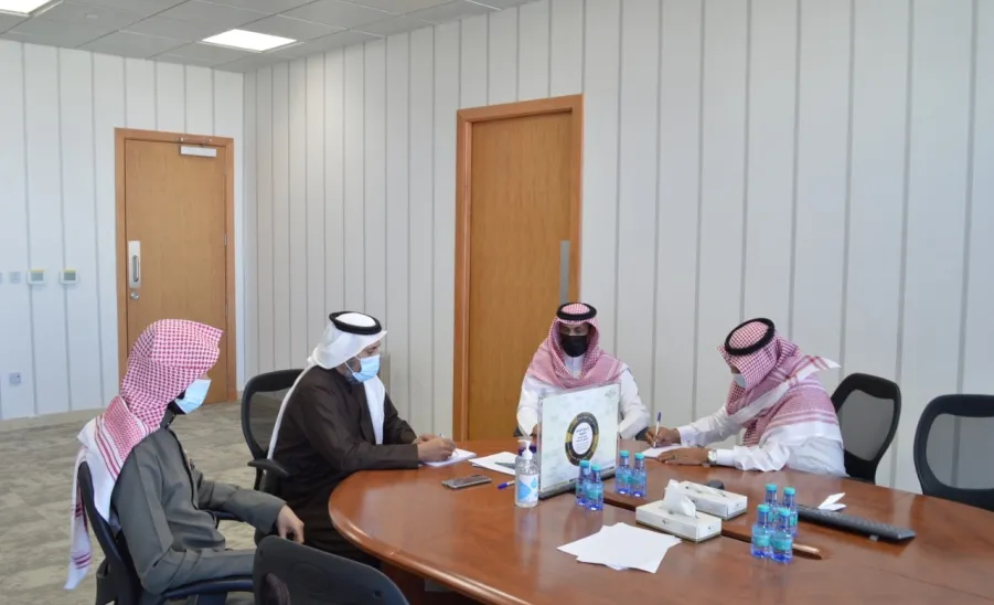 Vice Rector for Educational Affairs discusses issues related to e-learning 
 -  اجتماع وكيل الجامعة للشؤون التعليمية لمناقشة التعليم الالكتروني