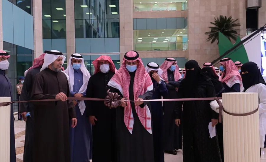 MU RECTOR HOSTS STUDENT GRADUATION PROJECTS FORUM
 -  جامعة المجمعة