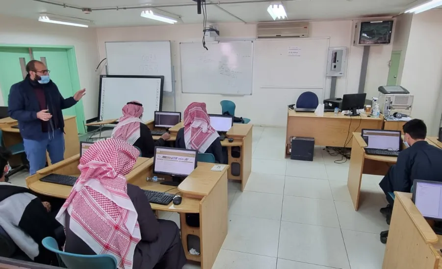 A series of training courses for students on how to use (Blackboard)
 - صورة بلاكبورد 1