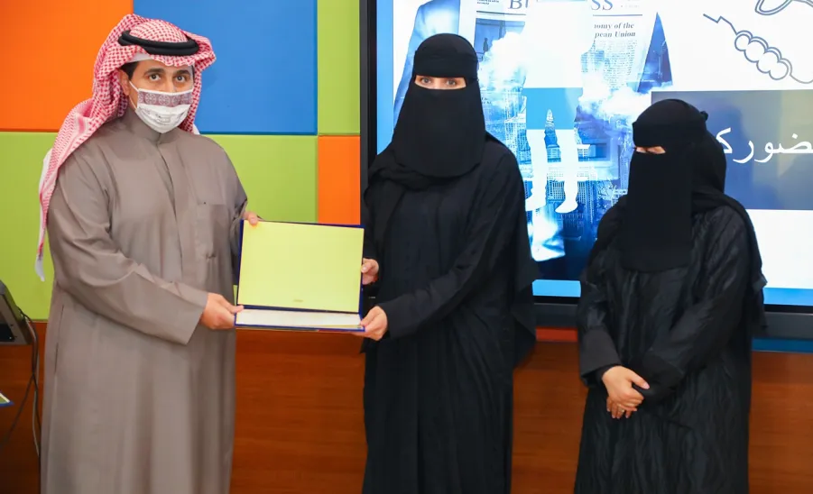 رئيس الجامعة يرعى لقاء التصفيات النهائية للمرحلة الأولى لتحدي الابتكار الجامعي للتنمية المستدامة - جامعة المجمعة 