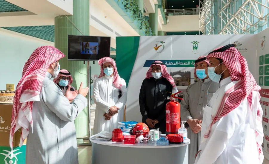 MU VICE-RECTOR LAUNCHES AWARENESS SECTION ON WORLD CIVIL DEFENCE DAY
 -  جامعة المجمعة 