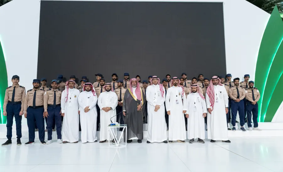 التنظيم الأمني والمروري لحفل تخريج طلاب الدفعة الثالثة عشر لعام 1443هـ - حفل تخريج الدفعة 13 لطلاب جامعة المجمعة