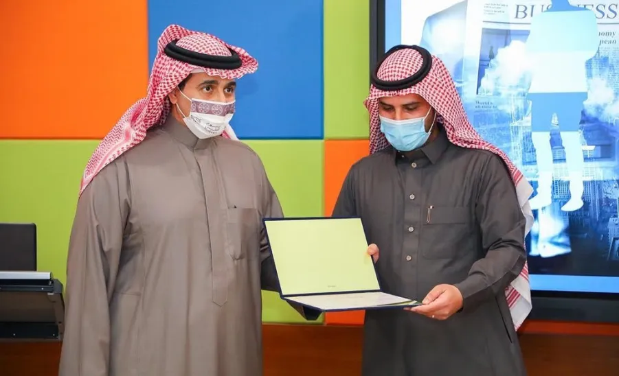 تكريم سعادة رئيس الجامعة لكلية الهندسة في التصفيات النهائية لتحدي الابتكار الجامعي - تكريم سعادة رئيس الجامعة لكلية الهندسة في التصفيات النهائية لتحدي الابتكار الجامعي