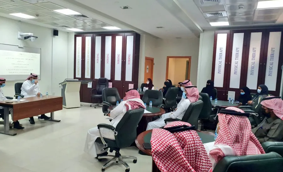 اجتماع عميد الكلية بالمعيدين والمحاضرين - 3