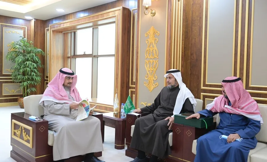 VICE-RECTOR ATTENDS RECTOR'S MEETING WITH CHAIRMAN AND MEMBERS OF THE BOARD OF DIRECTORS OF NAZAHA (INTEGRITY) CLUB
 -  استقبال نادي نزاهه