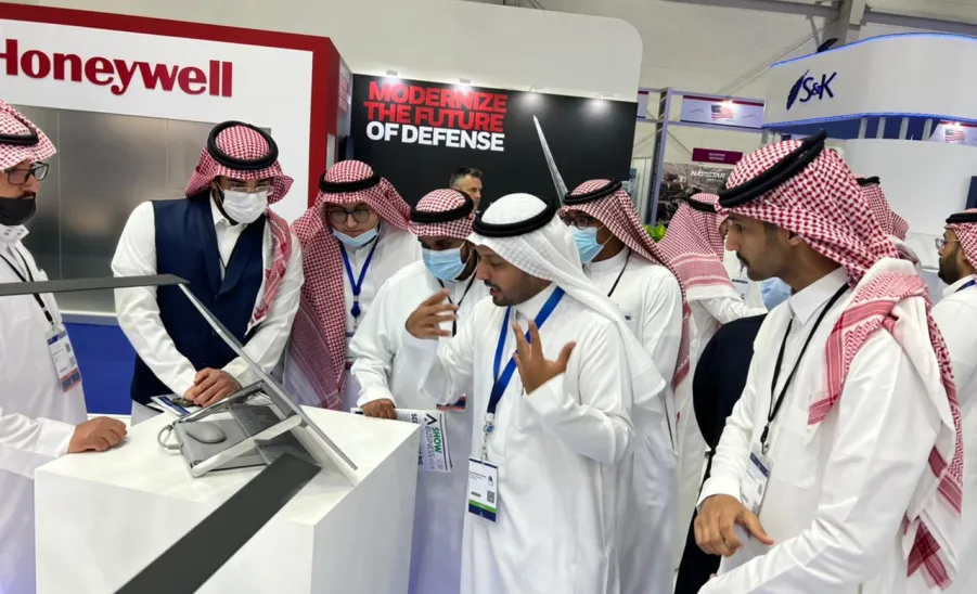 A student delegation from MU participates in the activities of the International Defense Exhibition
 - 2