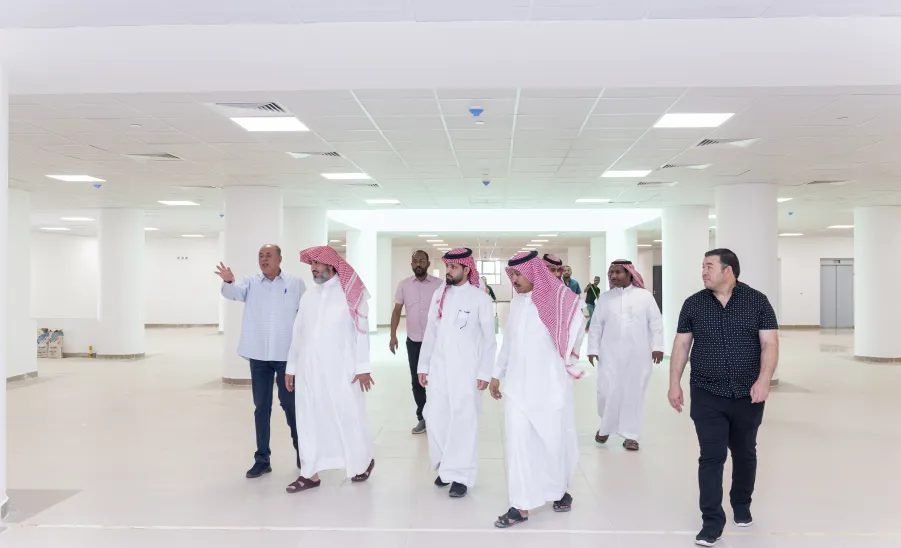 A TOUR OF INSPECTION BY VICE-RECTOR TO SUPPORTING BUILDINGS AT MAIN CAMPUS
 -  جامعة المجمعة