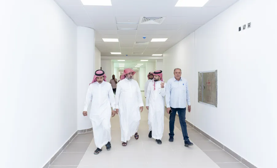 A TOUR OF INSPECTION BY VICE-RECTOR TO SUPPORTING BUILDINGS AT MAIN CAMPUS
 -  جامعة المجمعة