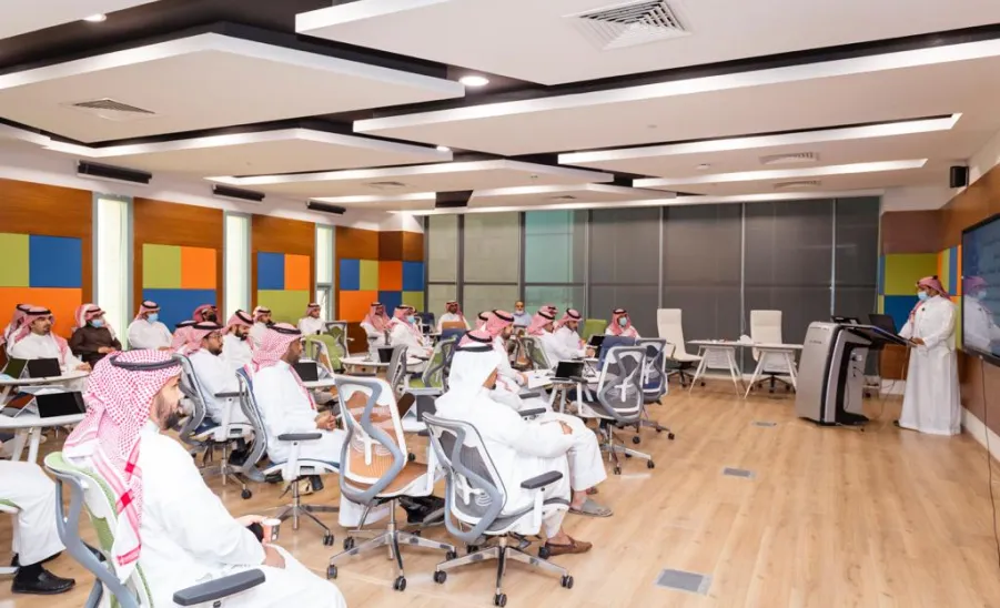 Office of Initiatives Management and Vision Realization holds a workshop on the manual to link the identity of the Kingdom 2030
 - جامعة المجمعة