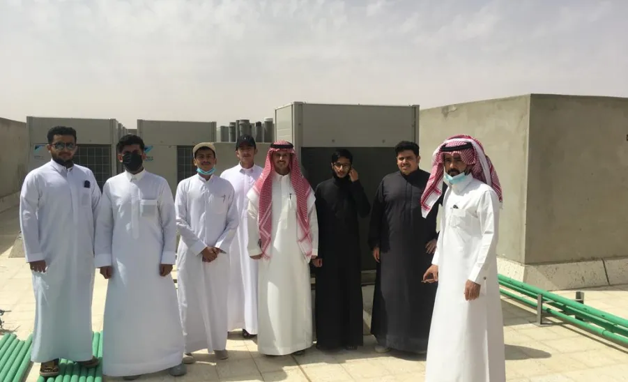 زيارة طلاب كلية الهندسة لمشروع فندق الجامعة - زيارة طلاب الهندسة لمشروع فندق الجامعة