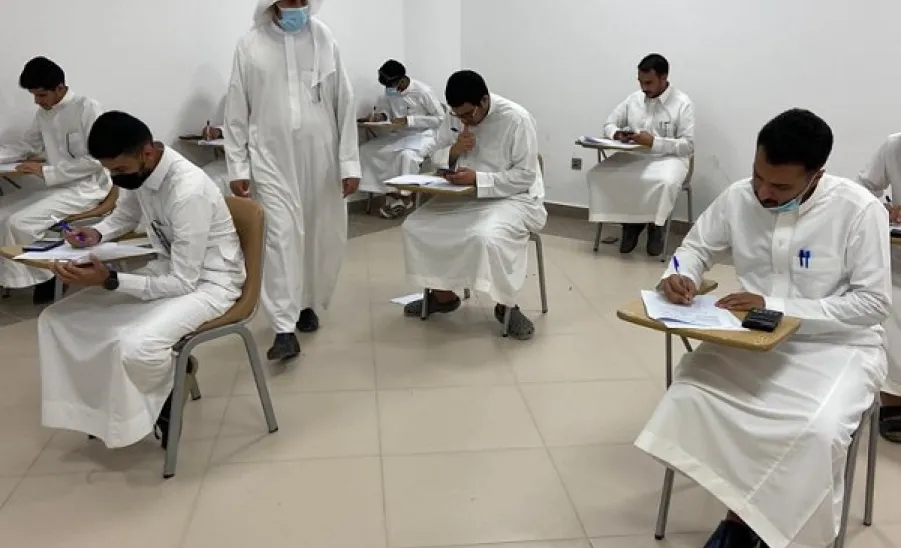 MU VICE-RECTOR INSPECTS THE PROGRESS OF EXAMS
 -  تفقد الاختبارات