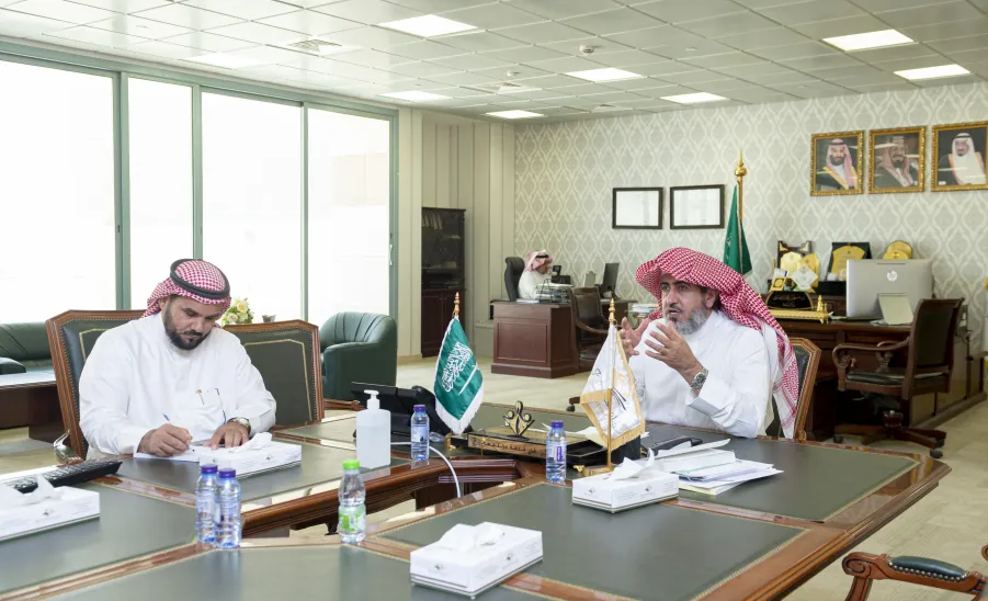 برئاسة سعادة رئيس الجامعة اللجنة الإشرافية لكفاءة الإنفاق تعقد اجتماعها - جامعة المجمعة 