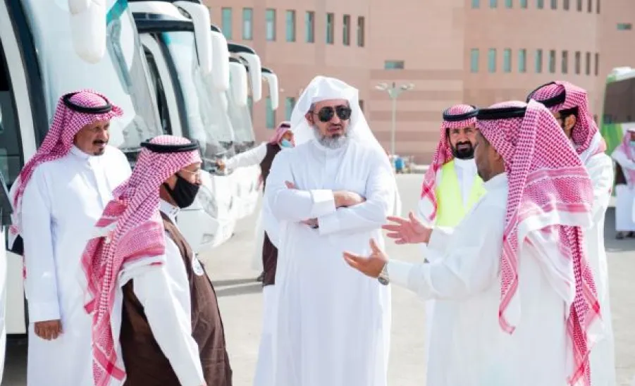 THE VICE-RECTOR INSPECTS THE UNIVERSITY TRANSPORT SITES
 - ؤلفغغغغغ