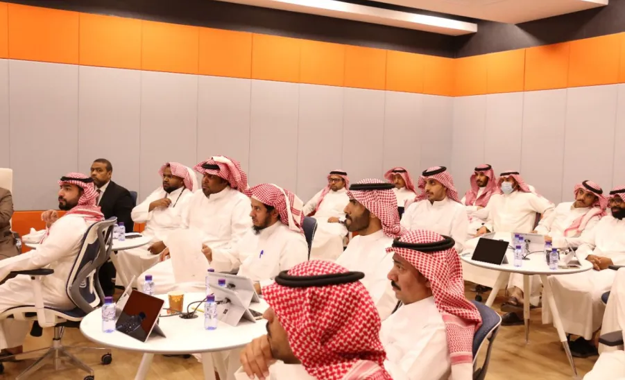 FINANCIAL DEPARTMENT CONDUCTS AN INTRODUCTORY SESSION ABOUT ACCRUAL ACCOUNTING - جامعة المجمعة 