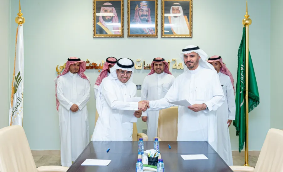 د . الرميح يرعى توقيع اتفاقية أكاديمية بين الجامعة وكليات عنيزة الأهلية - جامعة المجمعة