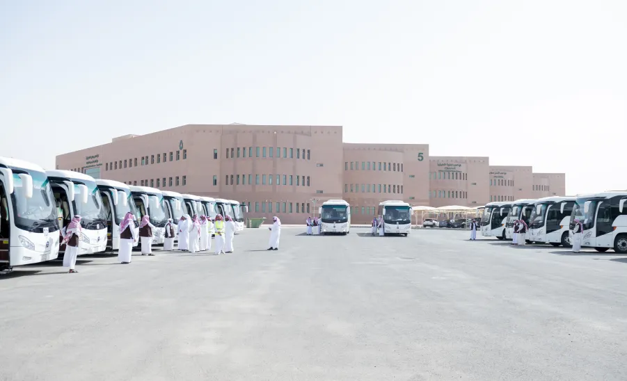 THE VICE-RECTOR INSPECTS THE UNIVERSITY TRANSPORT SITES
 -  تفقد عدد من مواقع حافلات نقل الطالبات