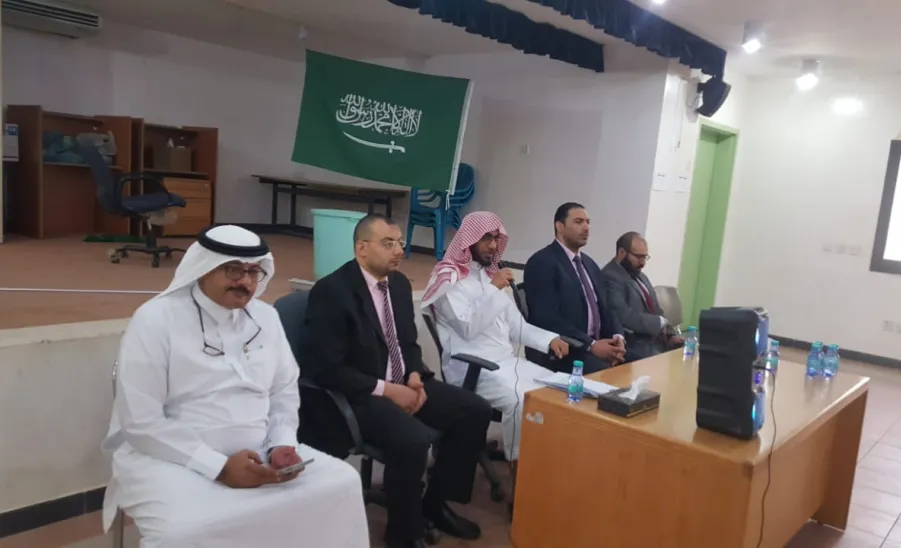 INTRODUCTORY PROGRAM HELD BY APPLIED COLLEGE AT PUBLIC SCHOOLS - جامعة المجمعة 