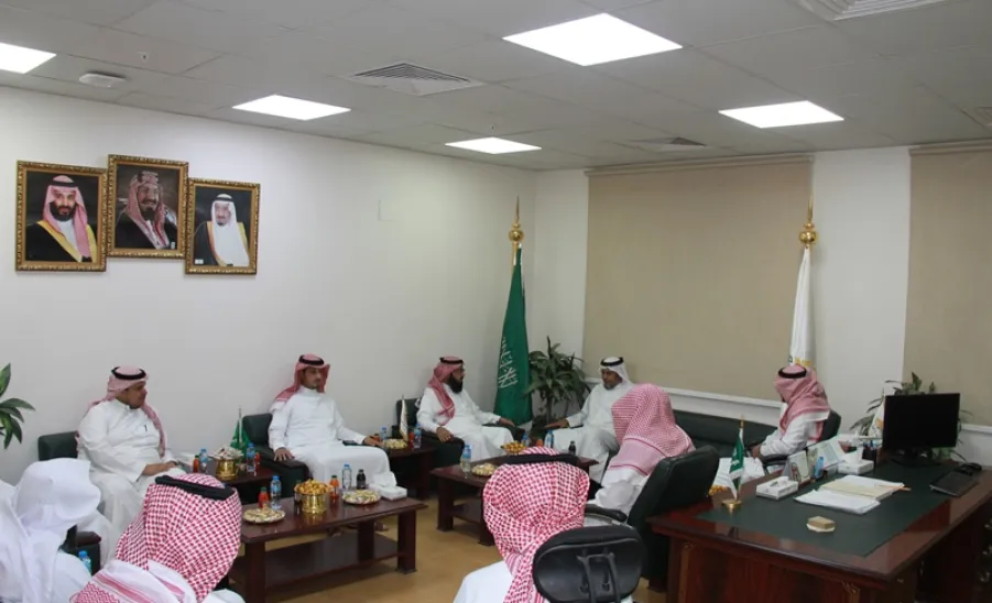 VICE-RECTOR VISITS COLLEGES ON NEW ACADEMIC YEAR standardized 
 -  زيارة وكيل الجامعة للشؤون التعليمية للكلية