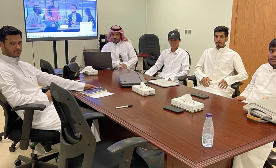 تأهل فريقين من الجامعة في هاكثون الريادة في الابتكار الصناعي الذي تنظمه وزارة التعليم - جامعة المجمعة