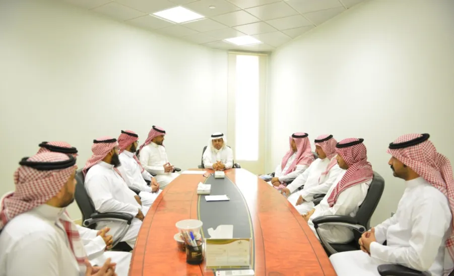 MU VICE-RECTOR FOR GRADUATE STUDIES VISITS DEANSHIP OF GRADUATE STUDIES - جامعة المجمعة 