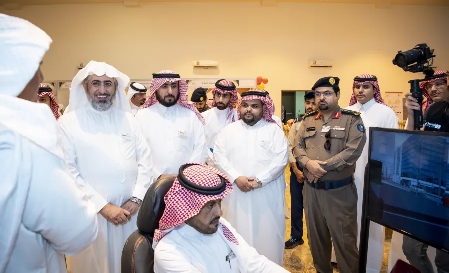 MU VICE-RECTOR LAUNCHES ROAD SAFETY AWARENESS EXHIBITION  - جامعة المجمعة 