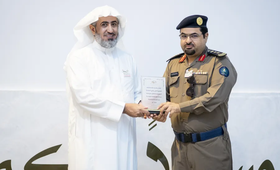 MU VICE-RECTOR LAUNCHES ROAD SAFETY AWARENESS EXHIBITION  - جامعة المجمعة 
