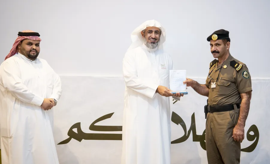 MU VICE-RECTOR LAUNCHES ROAD SAFETY AWARENESS EXHIBITION  - جامعة المجمعة 