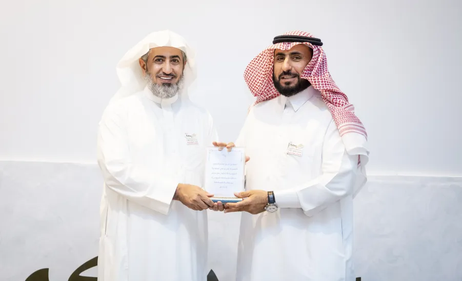 MU VICE-RECTOR LAUNCHES ROAD SAFETY AWARENESS EXHIBITION  - جامعة المجمعة 