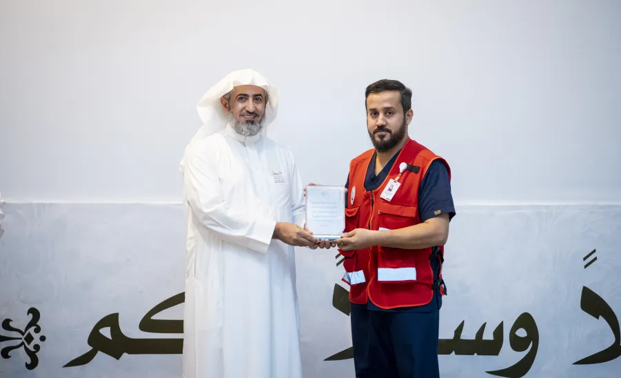 MU VICE-RECTOR LAUNCHES ROAD SAFETY AWARENESS EXHIBITION  - جامعة المجمعة 