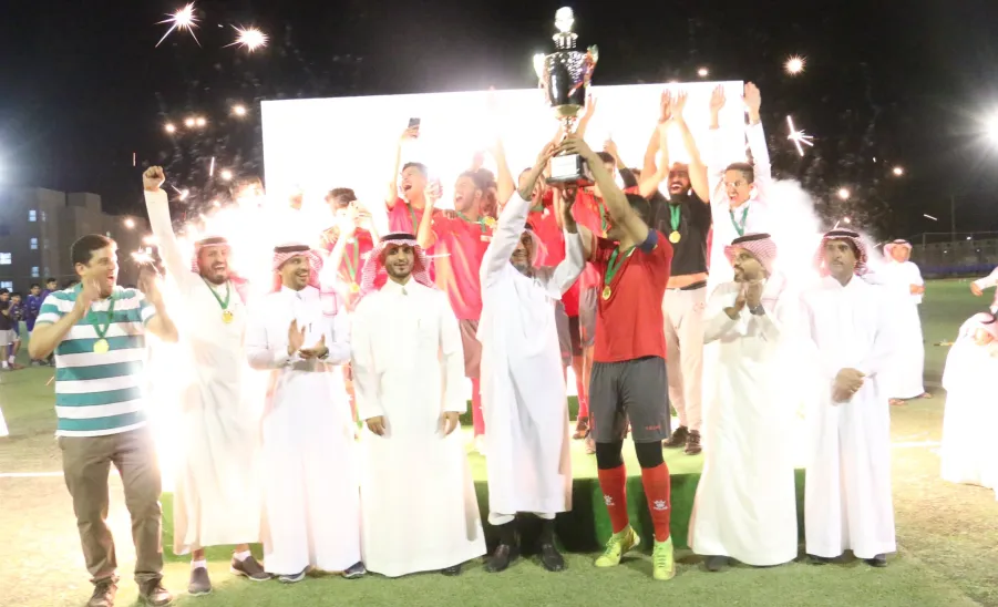 فريق كلية الهندسة لكرة القدم يتوج بكأس بطولة رئيس الجامعة - "فريق كلية الهندسة لكرة القدم يتوج بكأس بطولة رئيس الجامعة"