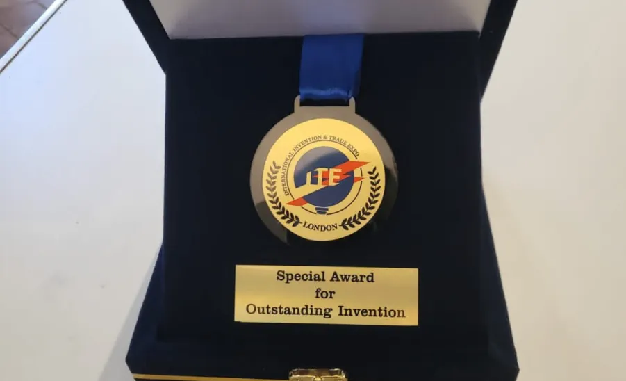 MU WINS GOLD AWARD IN INTERNATIONAL INVENTION & TRADE EXPO IN LONDON  - جامعة المجمعة