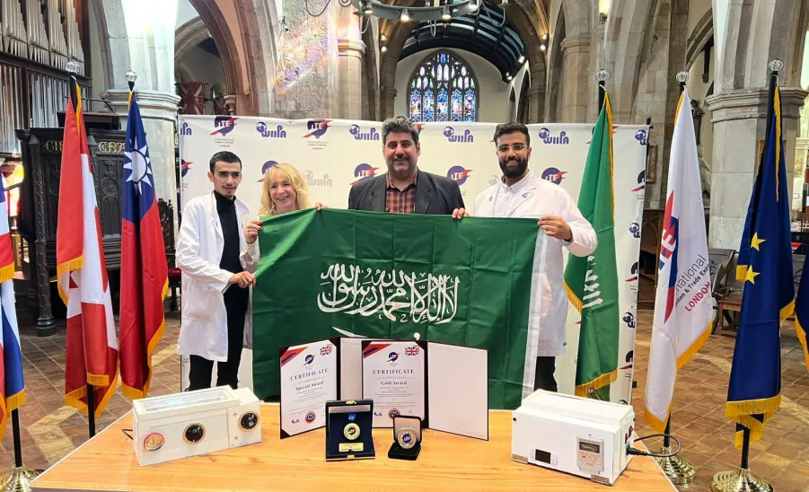 MU WINS GOLD AWARD IN INTERNATIONAL INVENTION & TRADE EXPO IN LONDON  - جامعة المجمعة