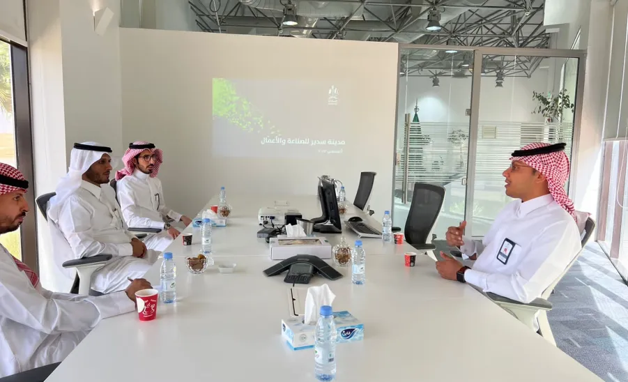 كلية الهندسة بزيارة ميدانية لمدينة سدير للصناعة والأعمال - كلية الهندسة بزيارة ميدانية لمدينة سدير للصناعة والأعمال