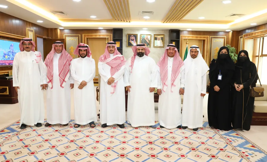 الجامعة تستضيف وفد إدارة ولجنة المراجعة الداخلية بجامعة جدة  - جامعة المجمعة 