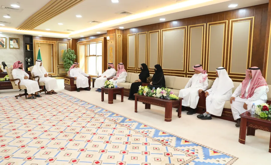 الجامعة تستضيف وفد إدارة ولجنة المراجعة الداخلية بجامعة جدة  - جامعة المجمعة 